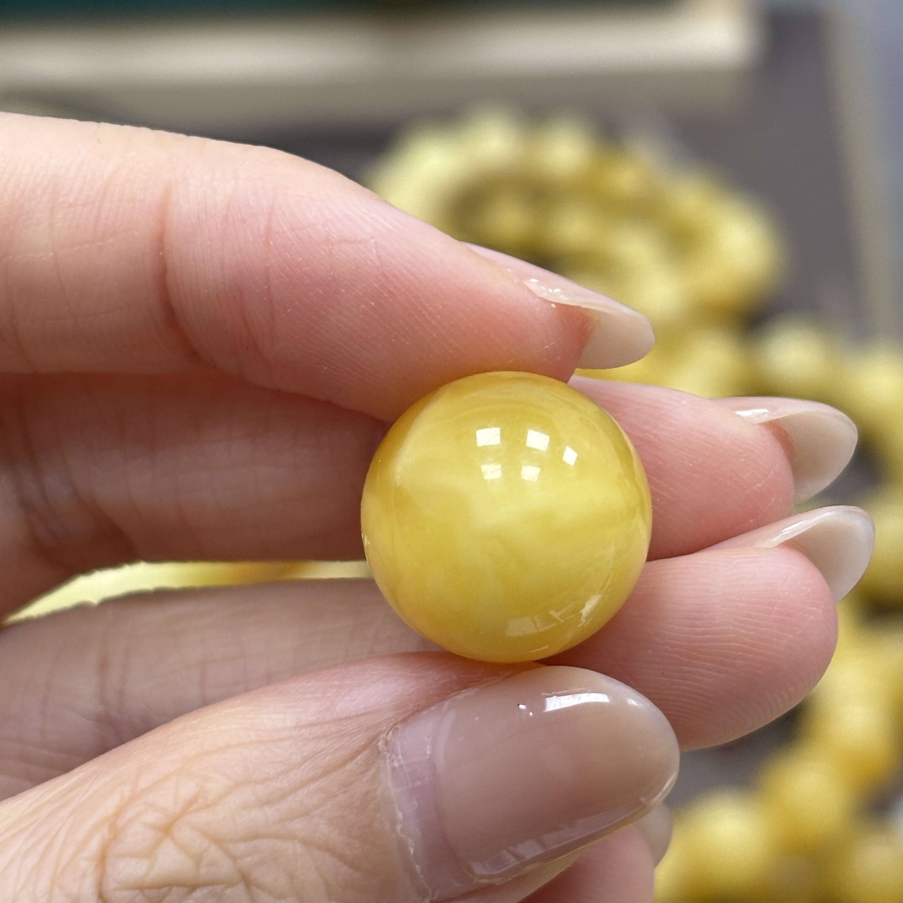 15.5mm瑕疵· 小妖珠宝天然原矿琥珀蜜蜡