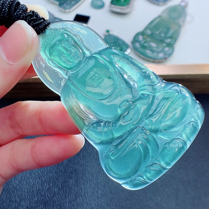 翡翠颈饰未镶嵌翡翠