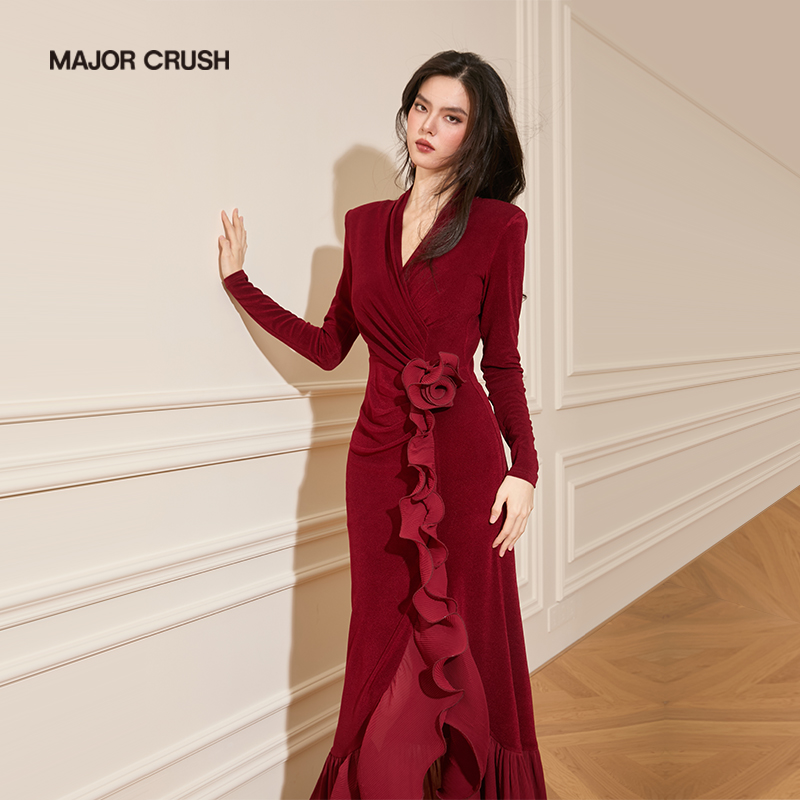 MAJOR CRUSH欧若风早春落日珊瑚红女装连衣裙精致针织压褶裙6490