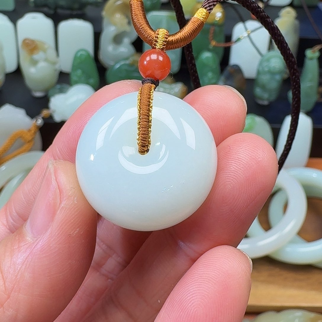 和田玉颈饰未镶嵌