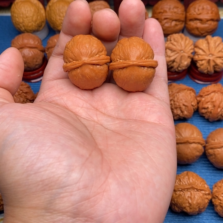 文玩核桃把件芷*金佛