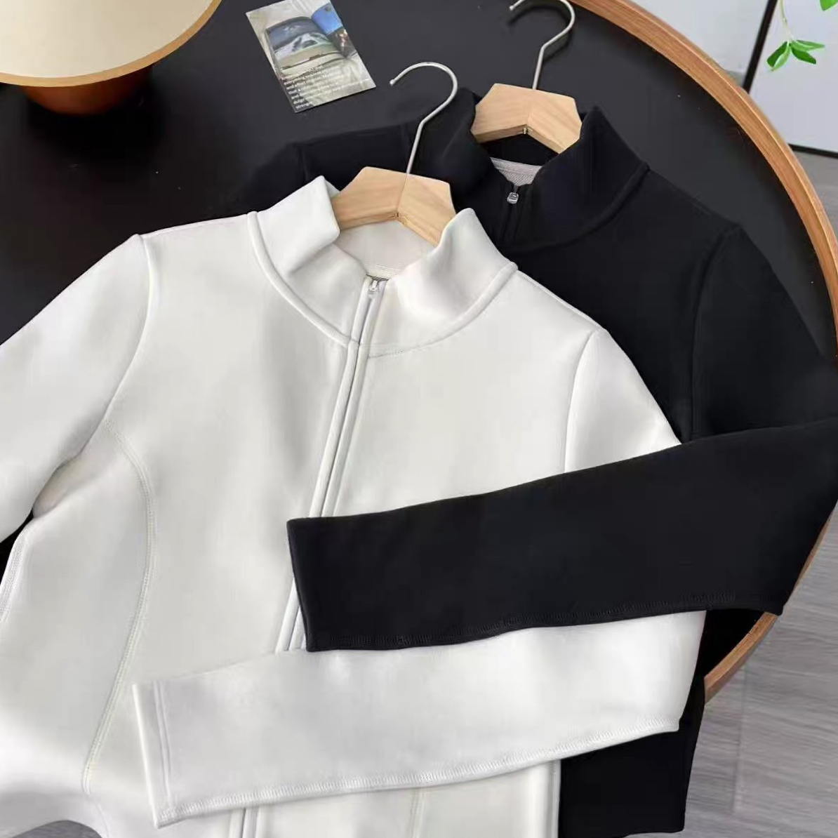 女士石墨烯长袖厚款加绒瑜伽外套适合秋冬外穿跑步运动