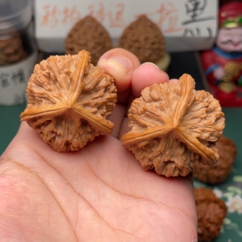 【闪购商品】把件文玩核桃40玉玺三棱