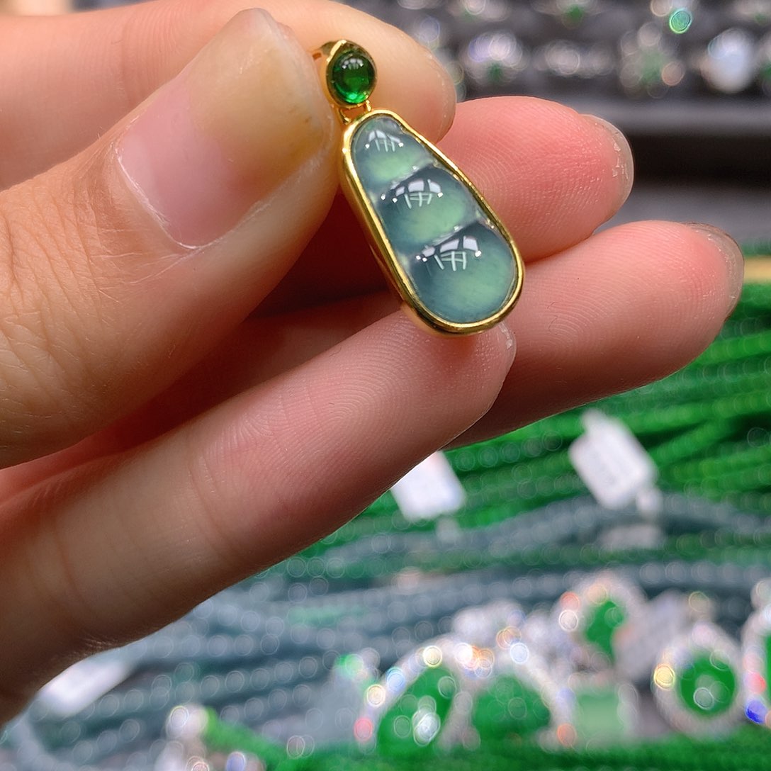 翡翠戒指未镶嵌天然翡翠