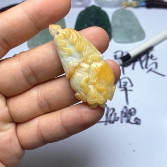 翡翠未镶嵌颈饰翡翠