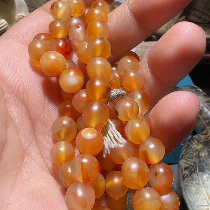 坚***）和田玉（糖玉）未镶嵌颈饰