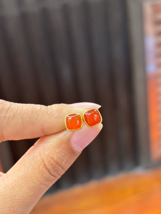 8009WM S925银镶嵌南红耳钉 多样性发其一