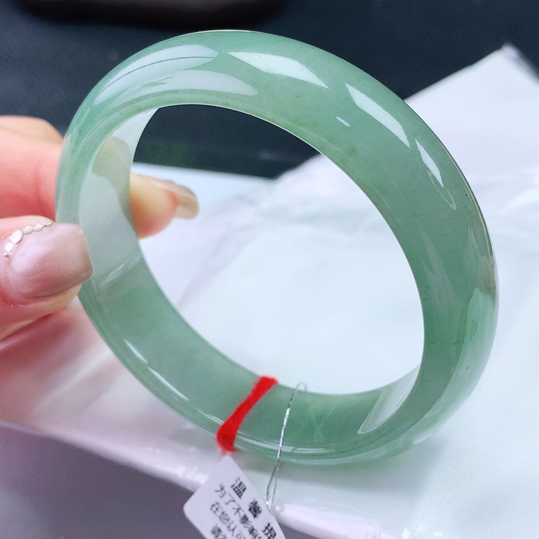 翡翠未镶嵌手镯59轮胎