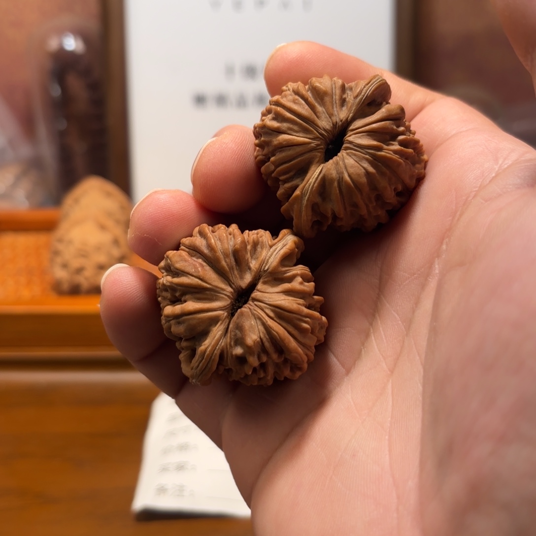 文玩核桃吊坠四座楼Q6084