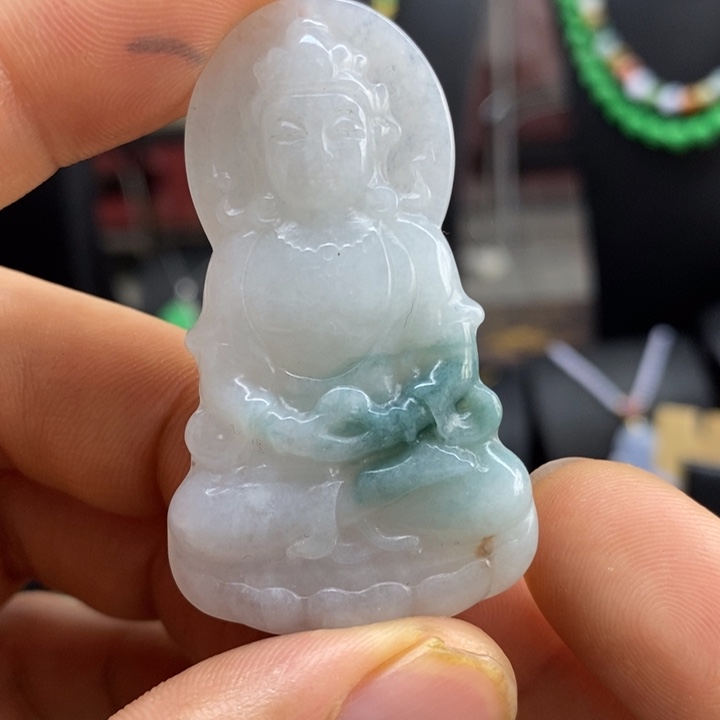 翡翠颈饰未镶嵌吊坠