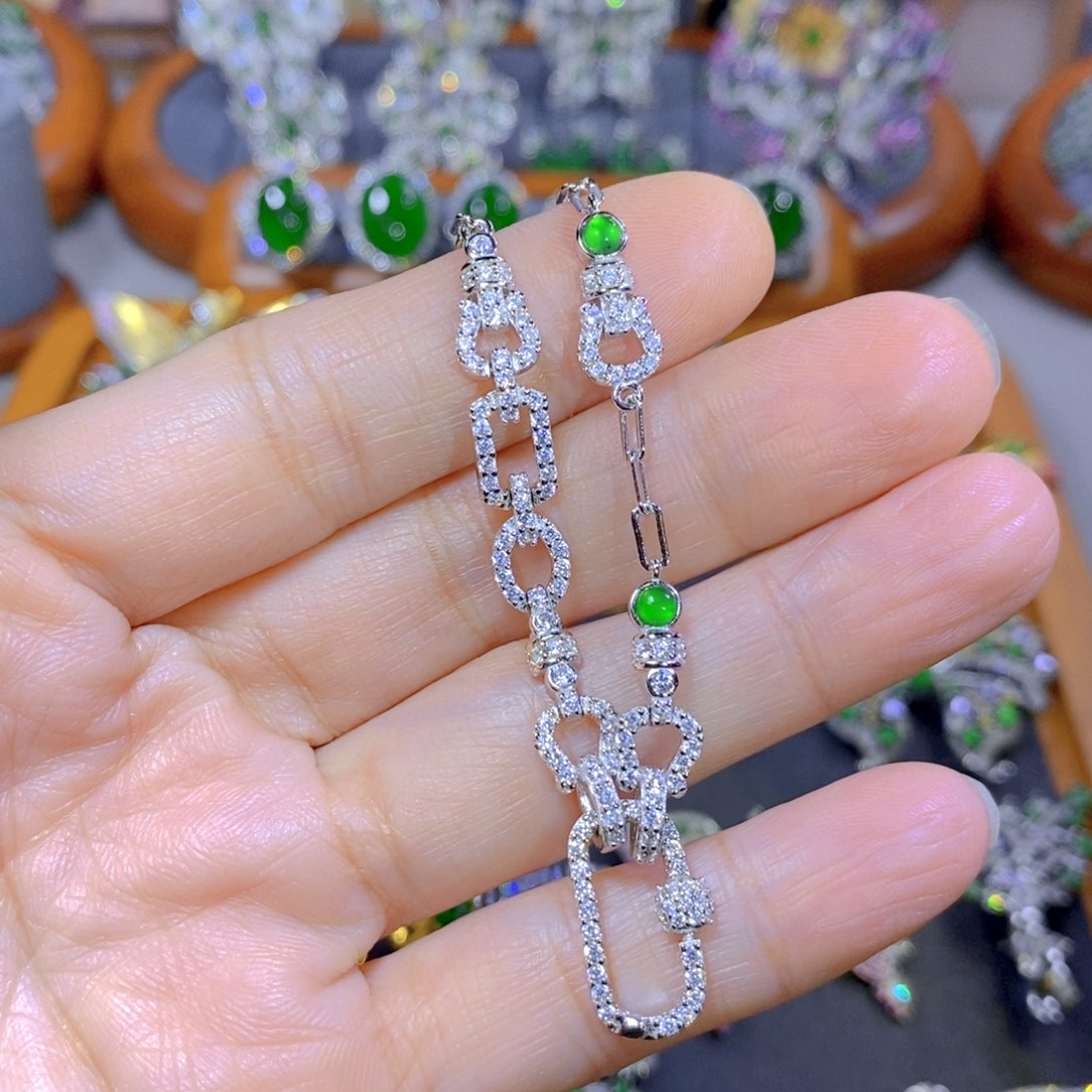 翡翠颈饰银S925镶嵌天然翡翠