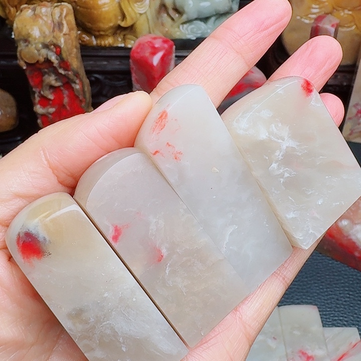 巴林鸡血石巴林鸡血精品印章