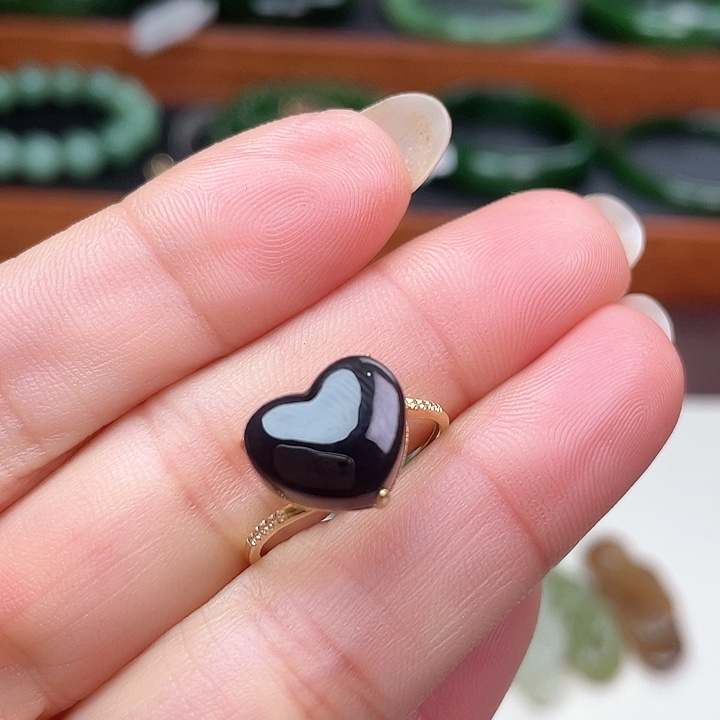 和田玉戒指18K金镶嵌