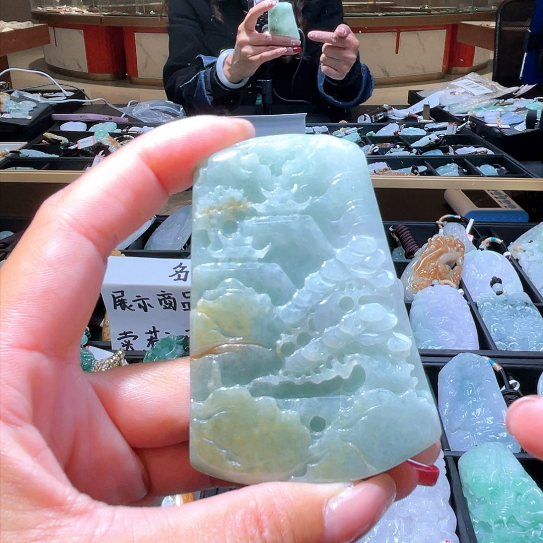 翡翠颈饰未镶嵌一个