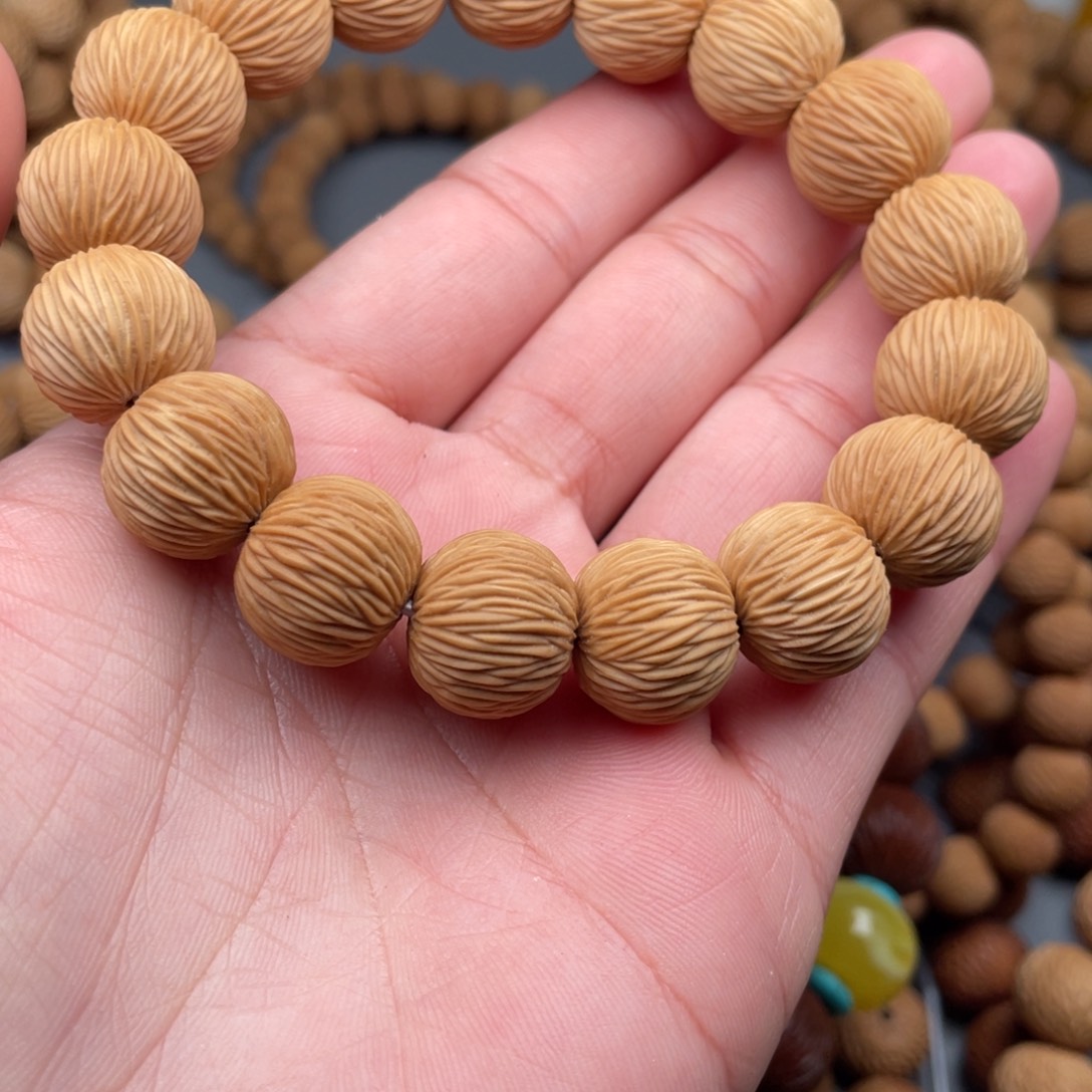 用***8猴头核桃手串猴头金丝手串