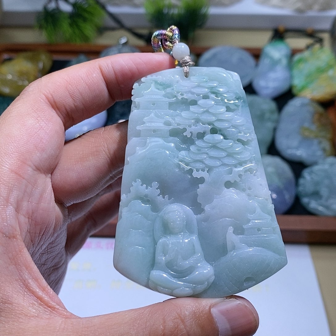 【闪购商品】翡翠颈饰未镶嵌山水观音