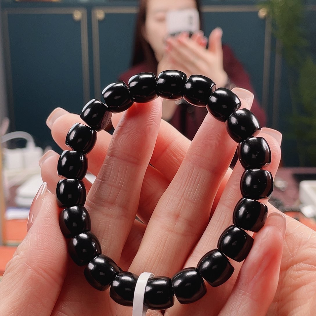 和田玉手串未镶嵌黑青卡9.10