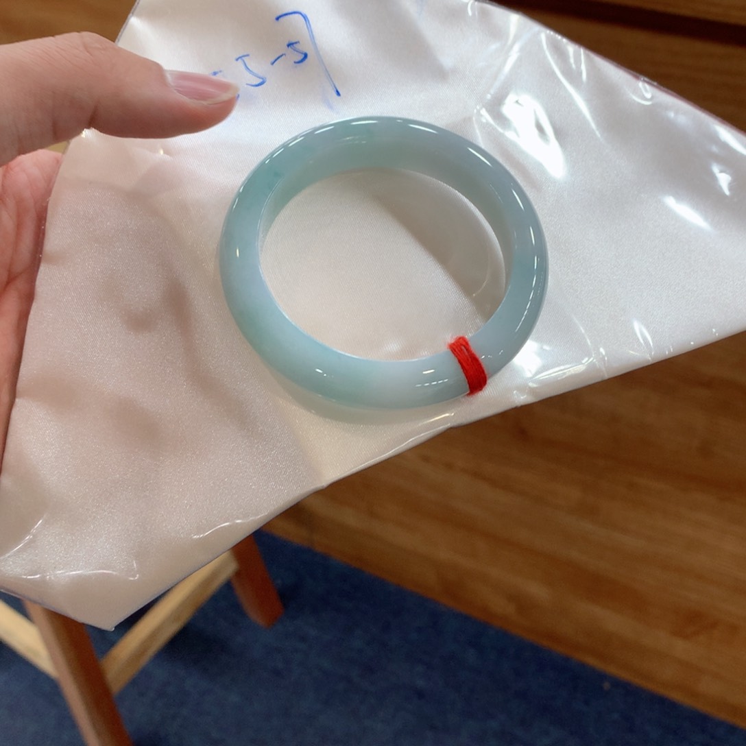 翡翠手镯未镶嵌买断