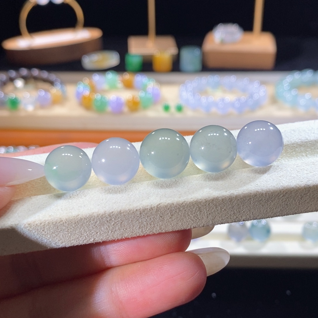 翡翠未镶嵌吊坠(不含链)翡翠玻璃种冰透圆珠