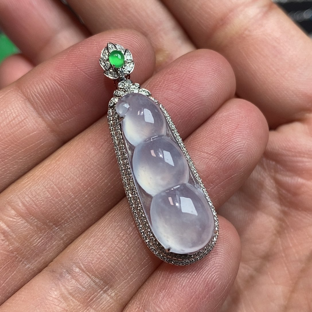 翡翠颈饰18K金镶嵌豆子