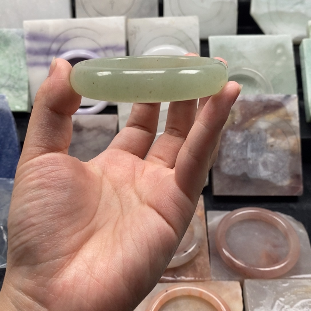 石英质玉未镶嵌手镯福利59圈口