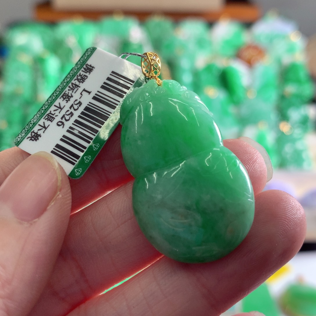翡翠吊坠(不含链)18K金镶嵌