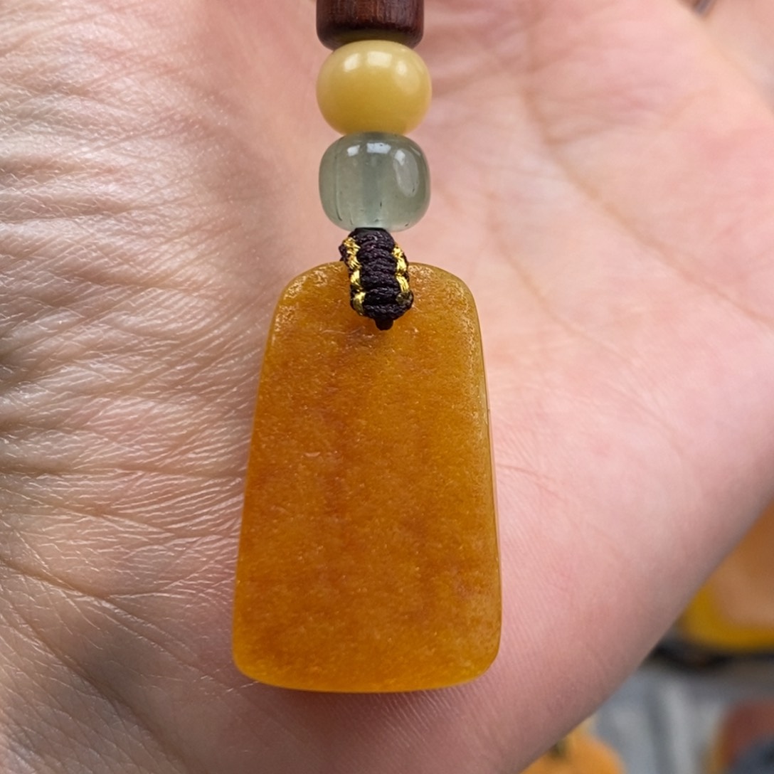 琥珀吊坠(赠链)未镶嵌