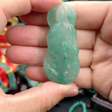 石英质玉颈饰未镶嵌