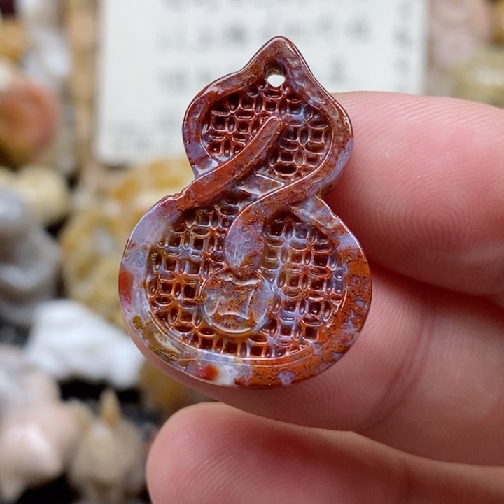 颈饰未镶嵌硅化珊瑚（珊瑚玉）小