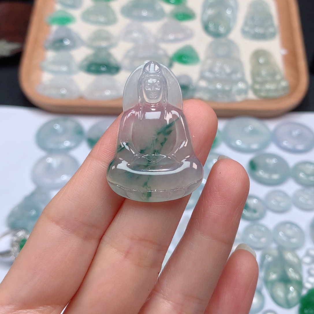 翡翠颈饰未镶嵌冰种飘花素衣观音