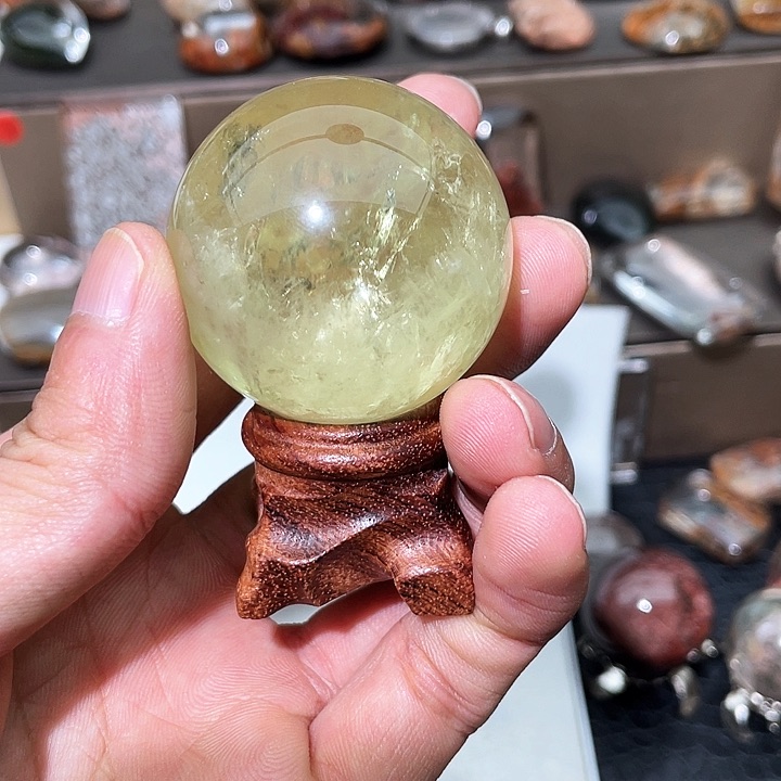 水晶颈饰未镶嵌歪***呢天然水晶