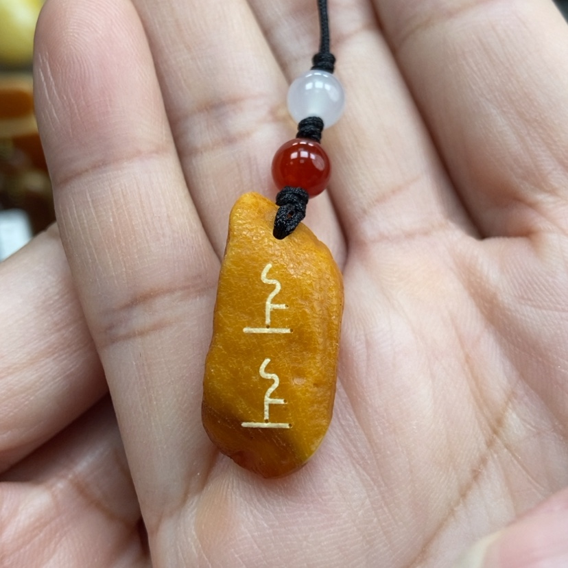 【闪购商品】琥珀颈饰未镶嵌