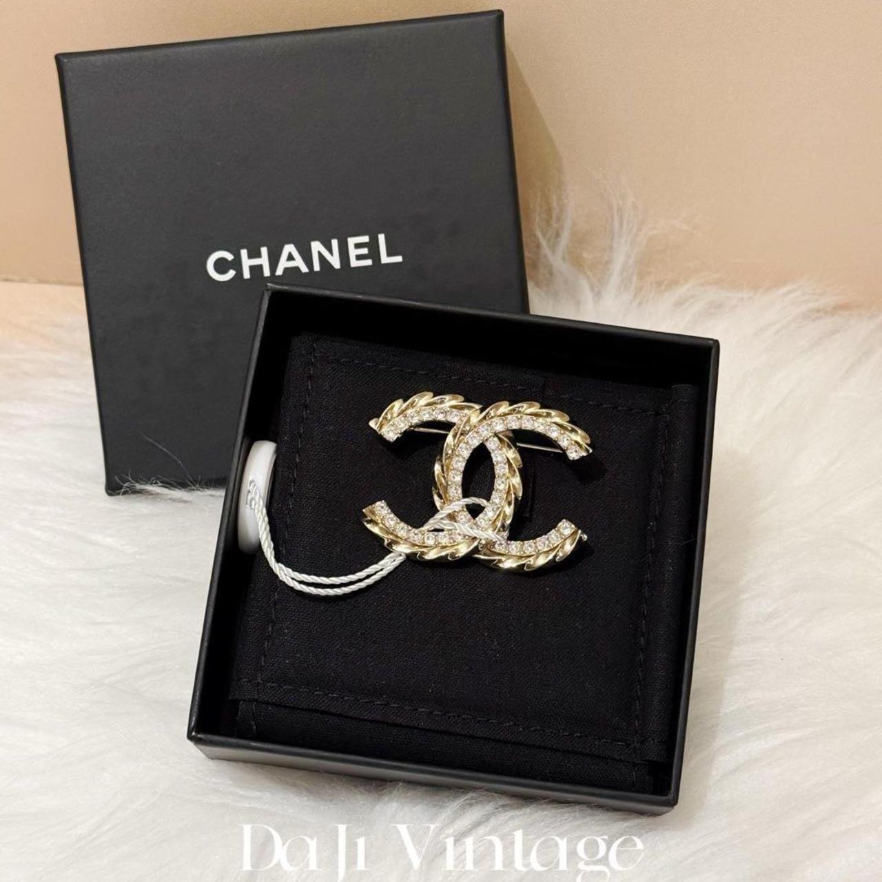 99新 Chanel/香奈儿 24期免息/大吉中古/23B金色镶钻双C胸针