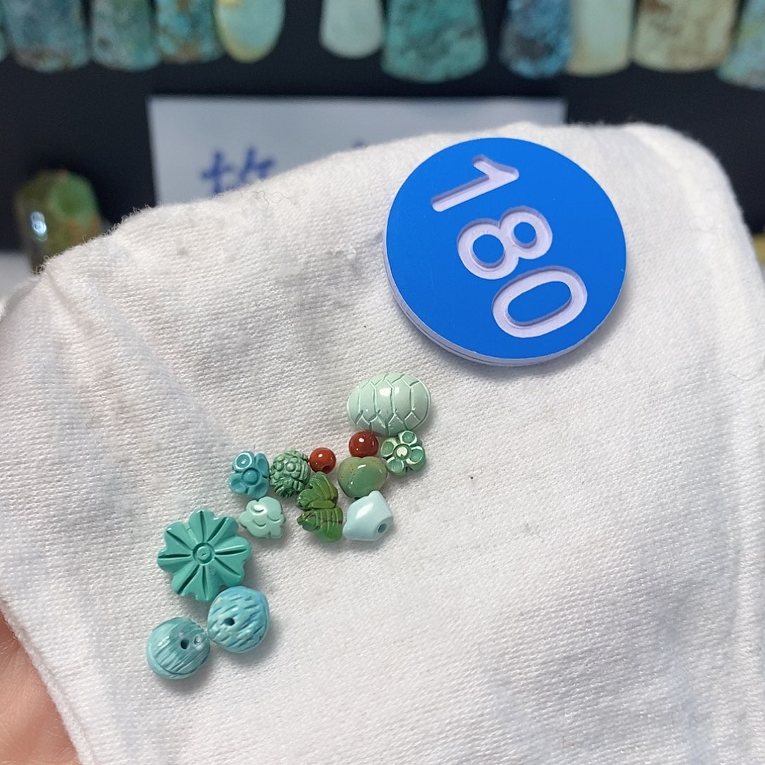 南红玛瑙未镶嵌珠宝奇石