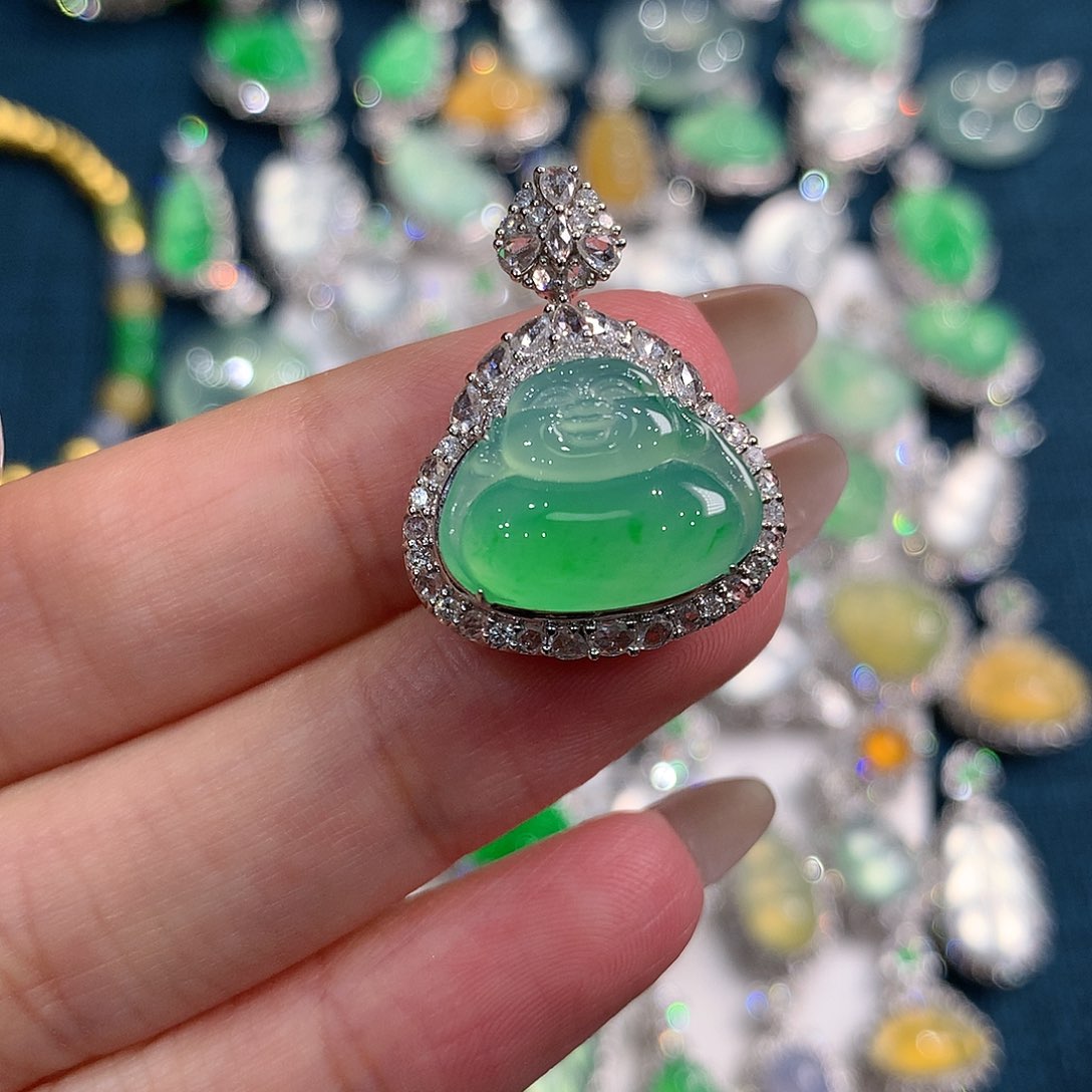 翡翠颈饰18K金镶嵌佛公