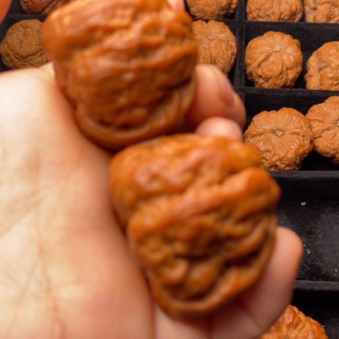 文玩核桃把件秦岭野生核桃