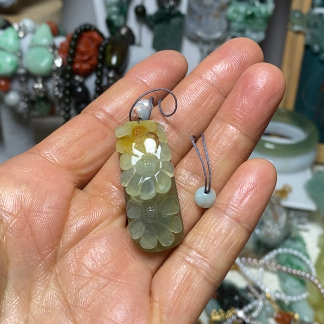 【闪购商品】翡翠吊坠(赠链)未镶嵌