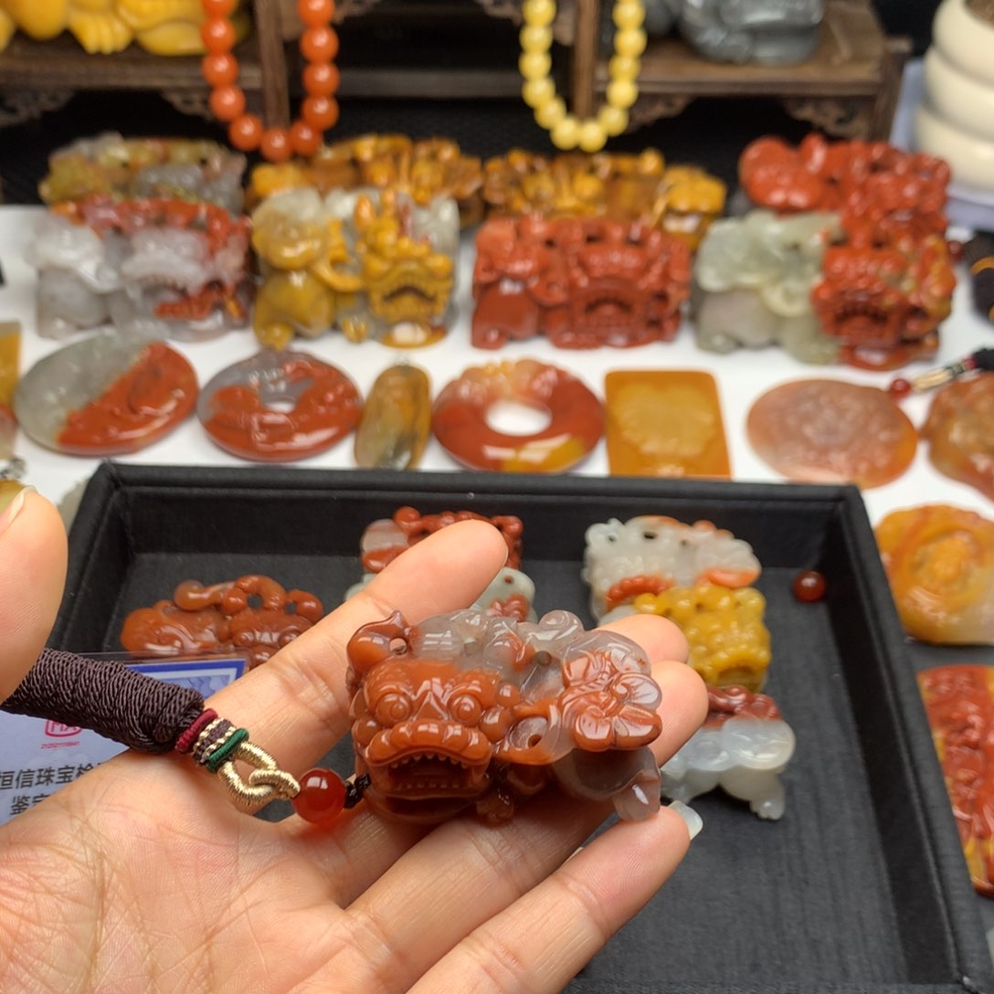 石英质玉（黄龙玉）未镶嵌挂件芯****芬