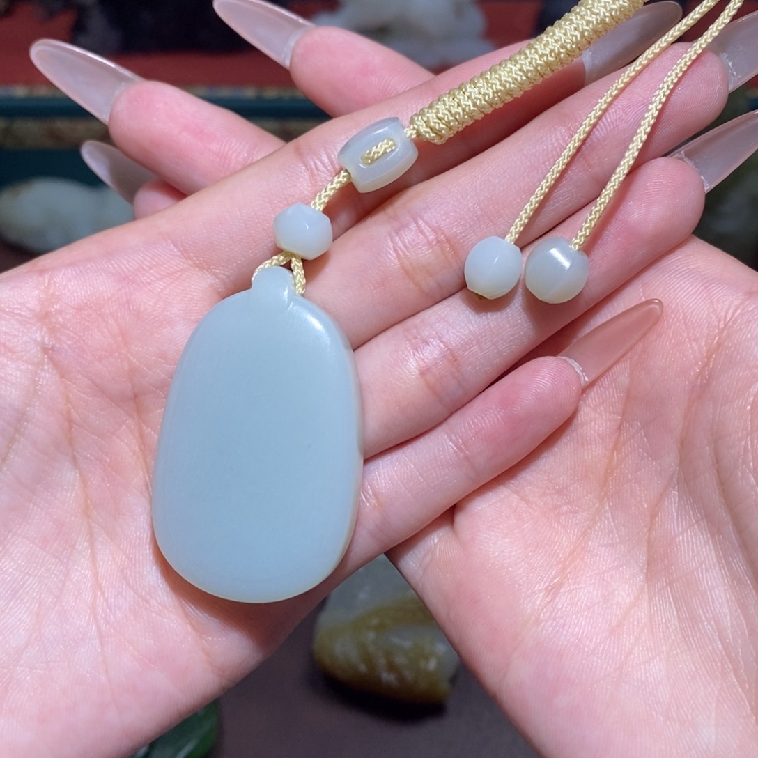 ****艺和田玉未镶嵌颈饰