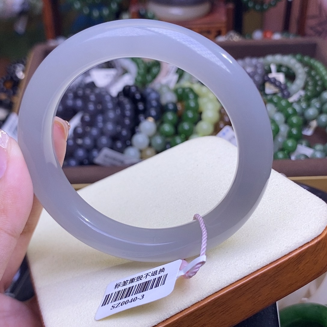 和田玉未镶嵌颈饰浓烟紫老矿料高冰底手镯57.6