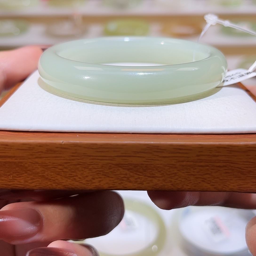 和田玉未镶嵌手镯且末蓝