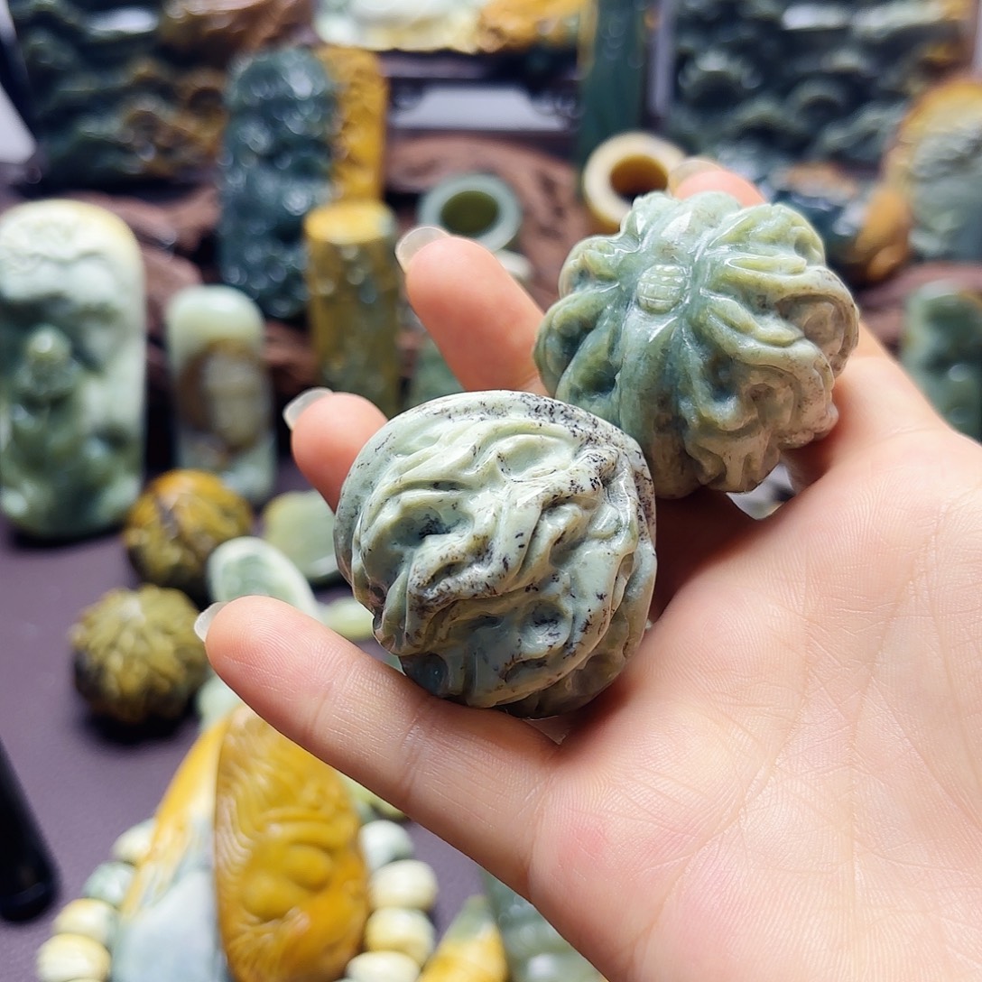 岫岩老玉（透闪石质玉）未镶嵌挂件