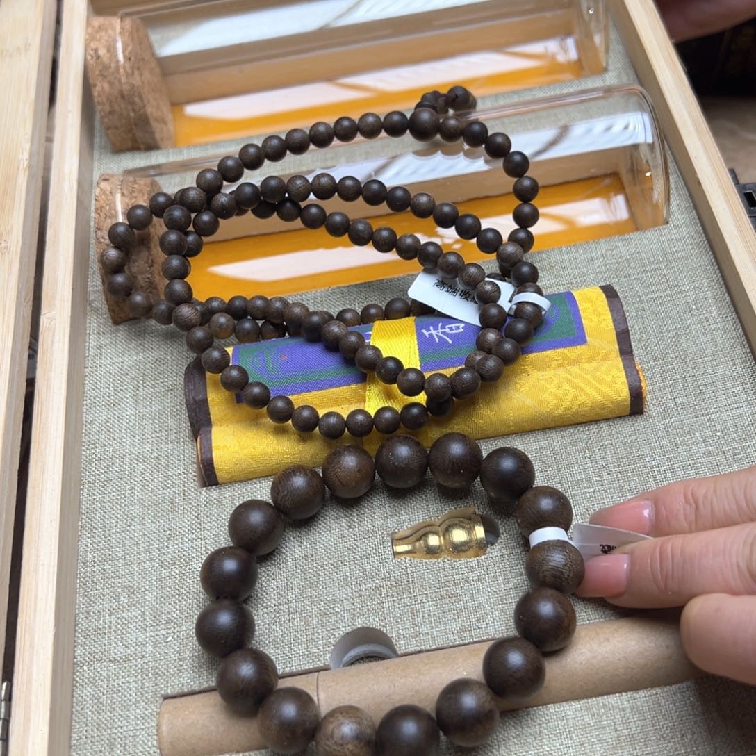 大叶紫檀（黑酸枝木类）