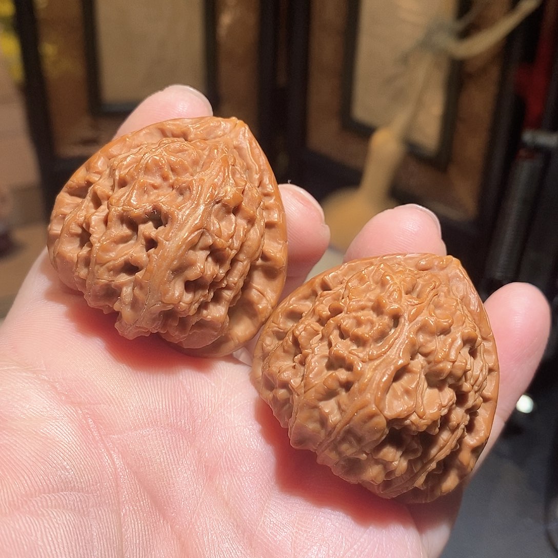 文玩核桃把件43三角白