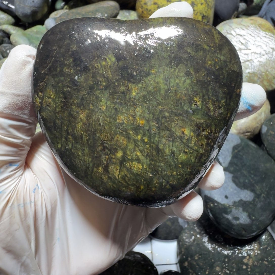 吉***人蛇纹石玉未镶嵌西藏藏玉药王石