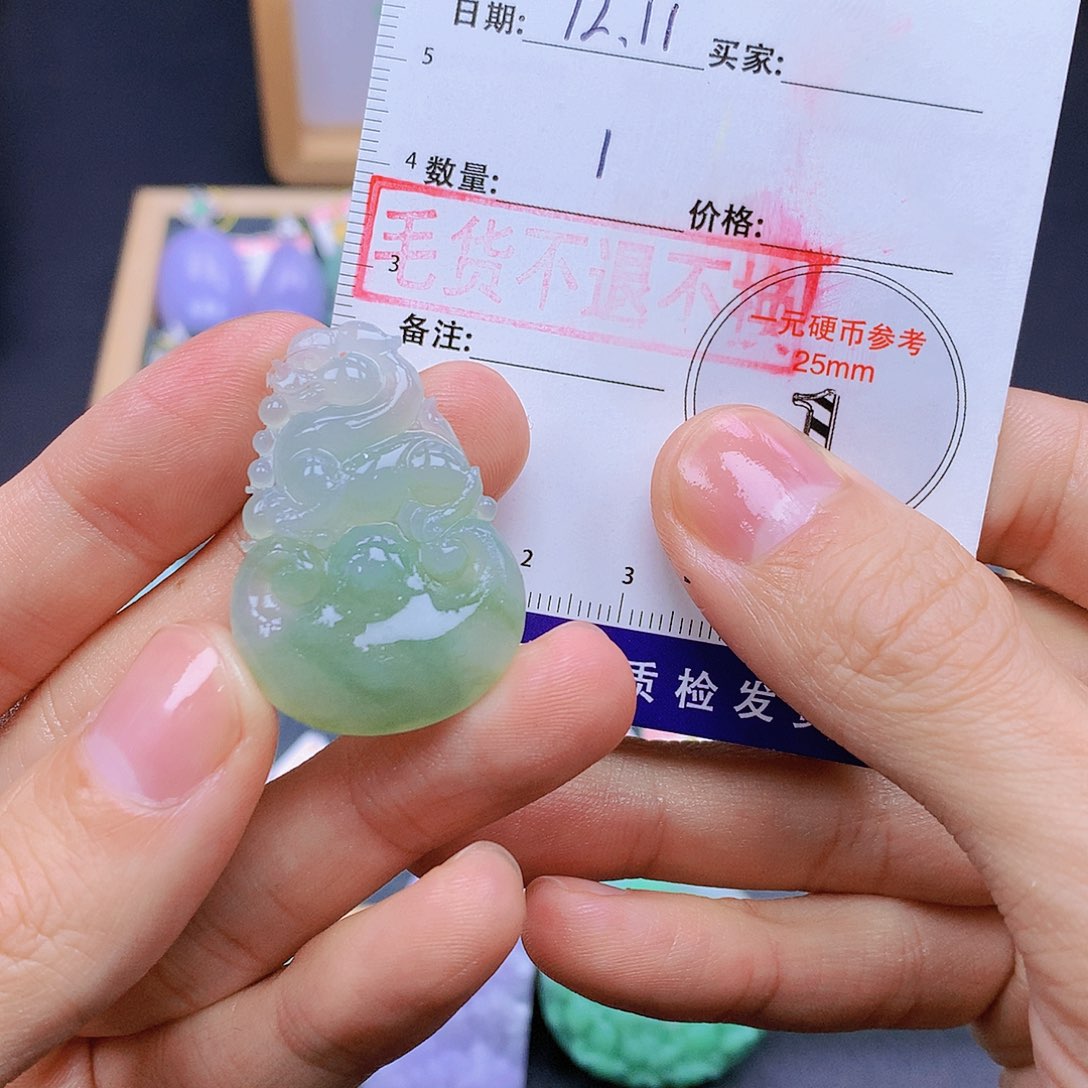 翡翠未镶嵌颈饰翡翠