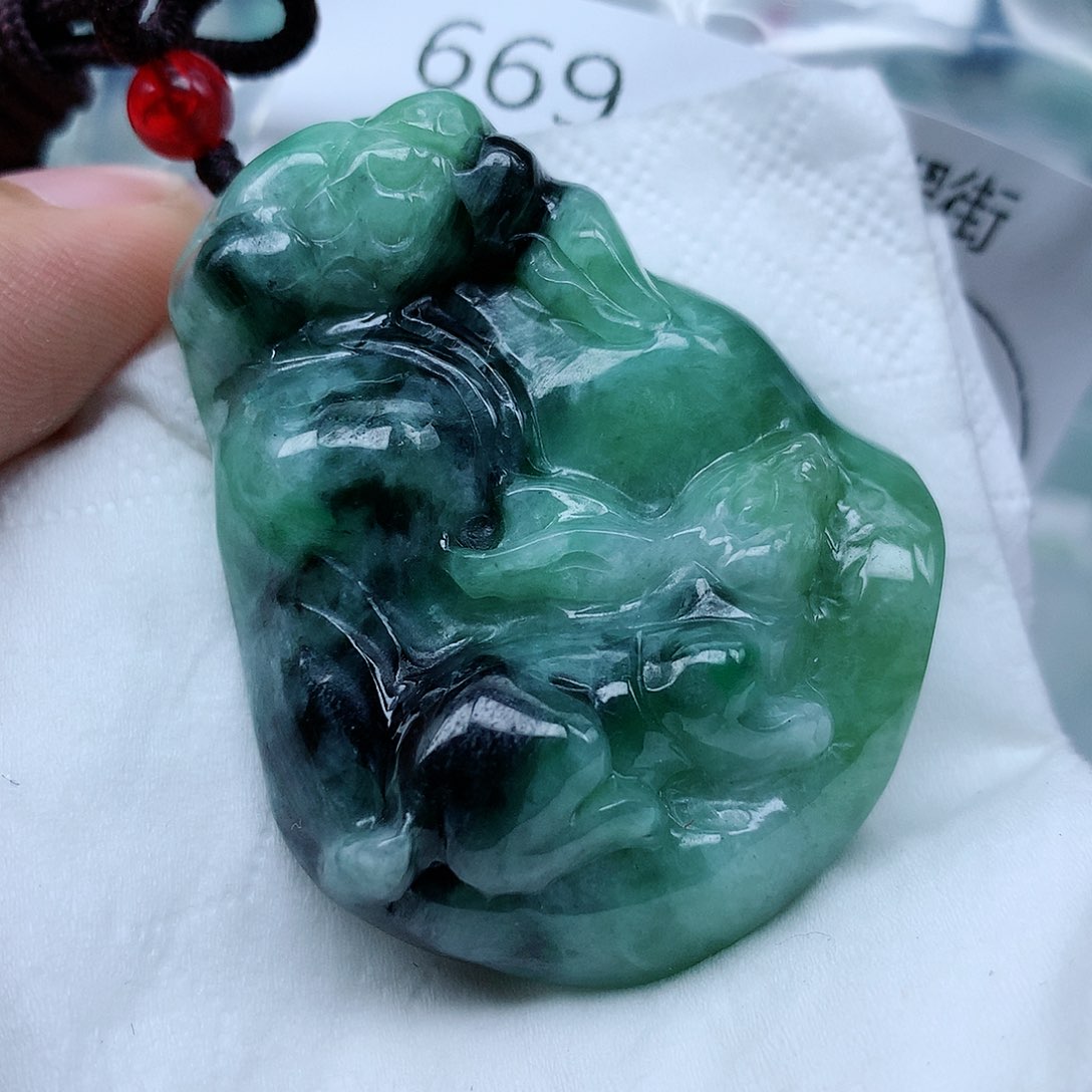 翡翠未镶嵌颈饰吊坠