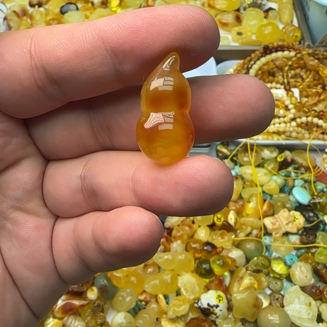 琥珀未镶嵌裸石2.8克