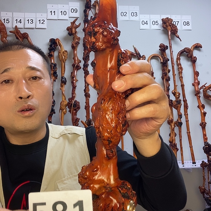 真***诚大叶紫檀（黑酸枝木类）