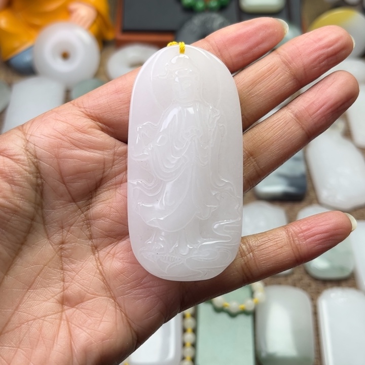 石英质玉颈饰未镶嵌飞*